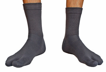 Cruelty-Free Wool Tabi Socks - Charcoal